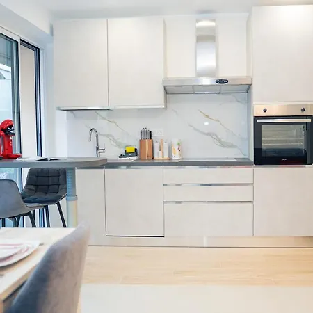 Sublime 2p - 10 Min Near Beaches - Air Conditioning - Garage אנטיב